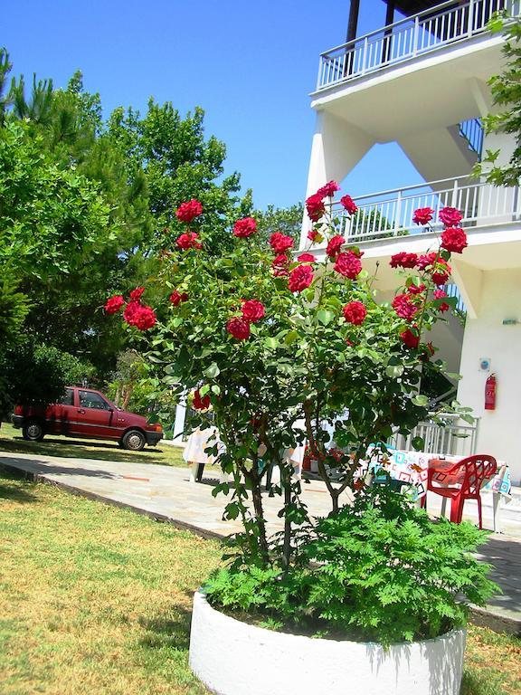 Apartments Ziogas Paralía Skotínis 外观 照片