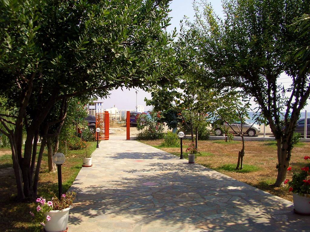 Apartments Ziogas Paralía Skotínis 外观 照片