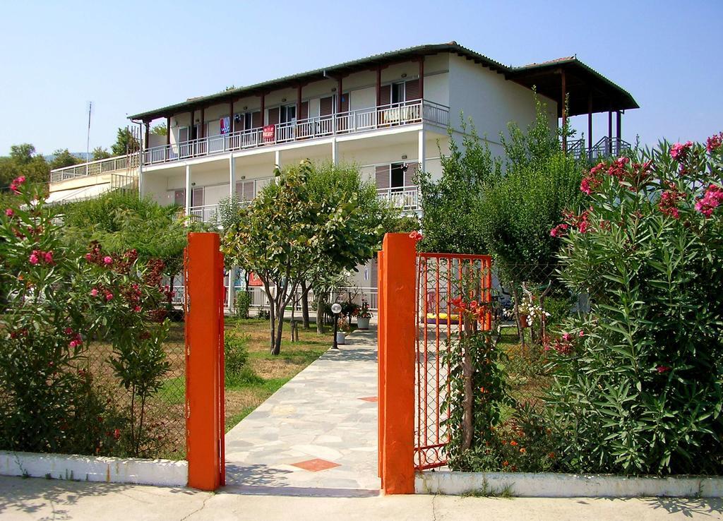 Apartments Ziogas Paralía Skotínis 外观 照片